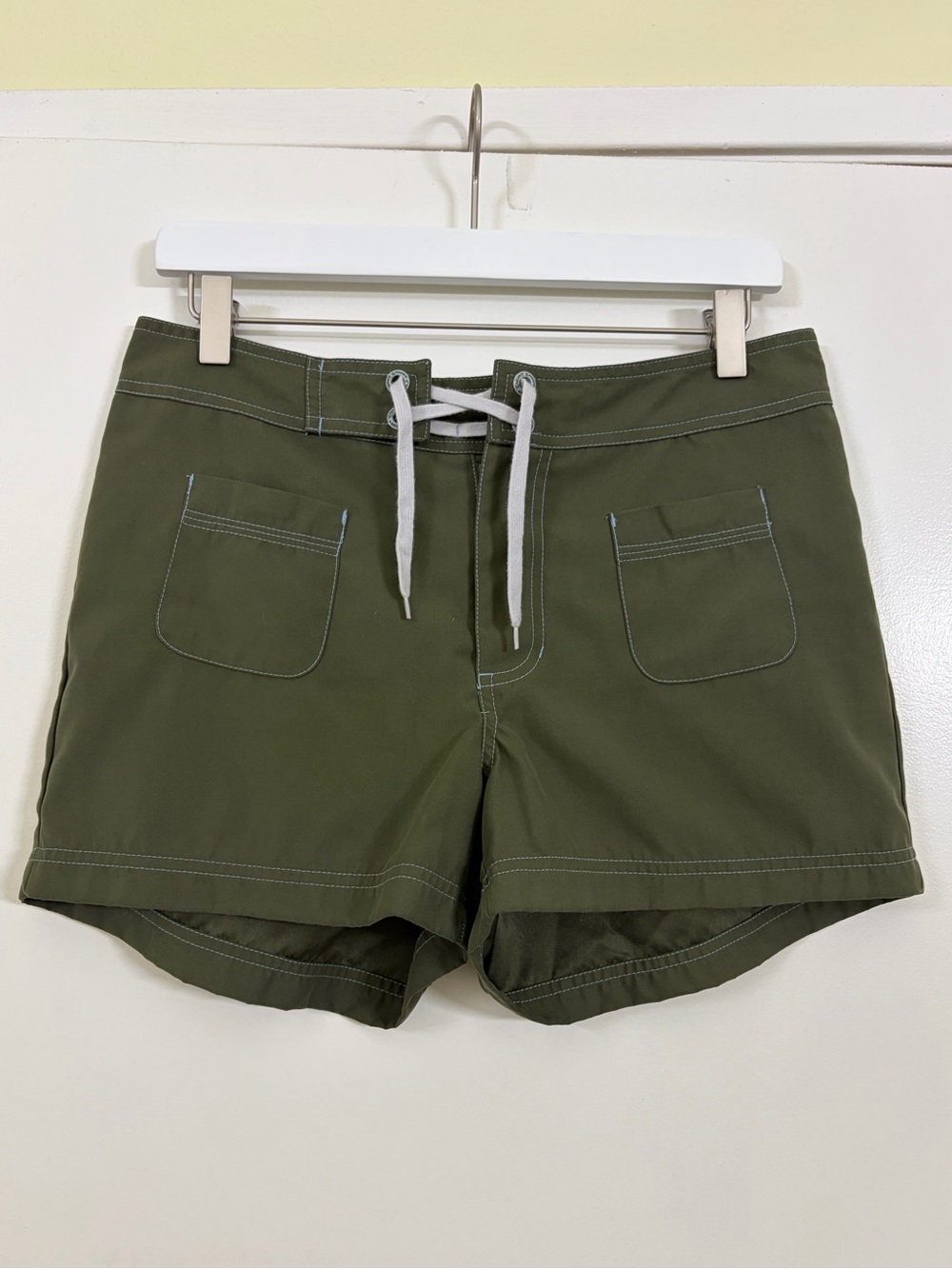 Columbia Convert Y2K Olive Board Shorts Contrast Stitch Lace Up Utility Size 8